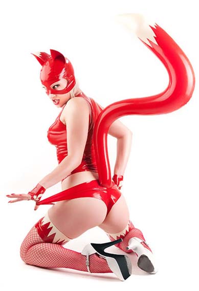 Britanska fetiš bomba Ruby True potvrdila dolazak na Bestiarum