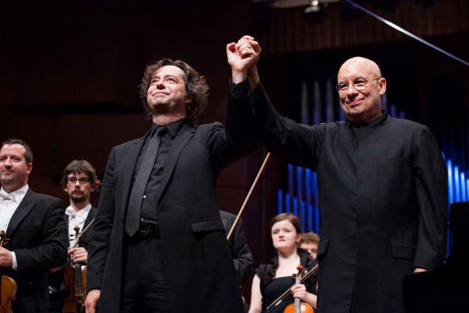 Plavi ciklus Zagrebačke filharmonije: Gostovali maestro Dennis Russell Davies i talijanski pijanist Fabio Bidini