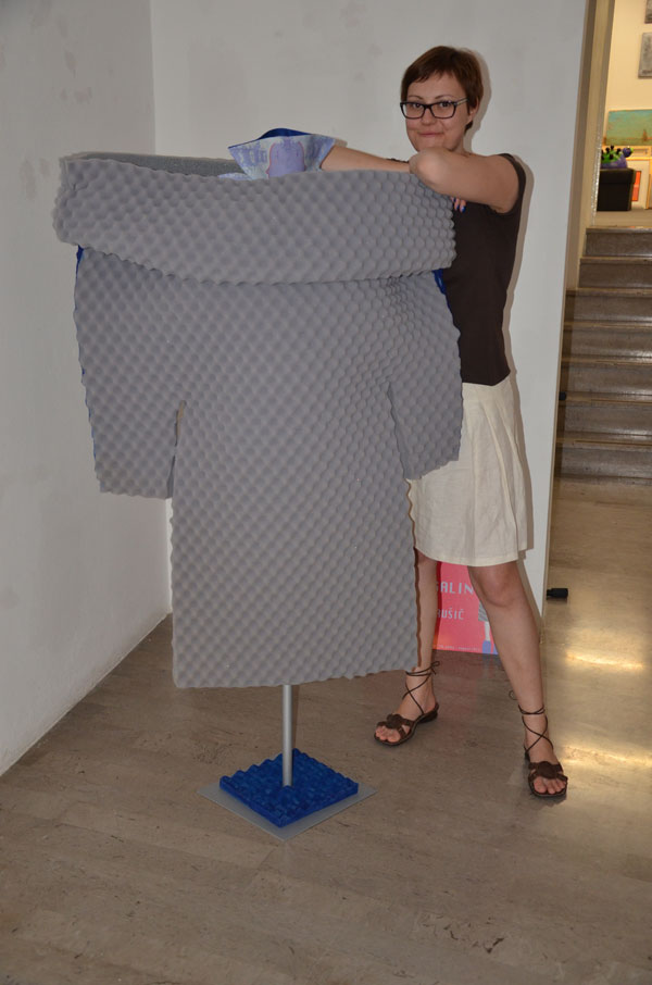 Moda/Izložbe - Izložbe 'Art&Fashion' - Tjaša Žgalin s kreacijom. Foto: VJB. Moda/Izložbe - Izložbe 'Art&Fashion' - Tjaša Žgalin s kreacijom. Foto: VJB.