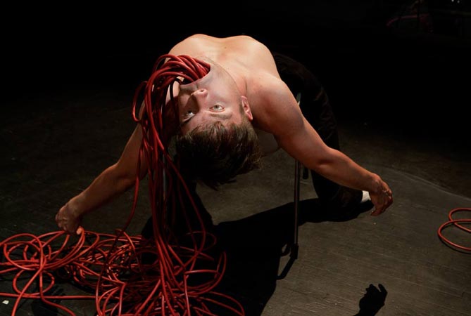 Festival novog cirkusa 2012: Zamrznuti film i umjetnici protiv gravitacije
