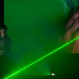 [ 17/05/2013; ] Peter Burr; Fotografiju ustupila Lauba
25 FPS i Lauba pozivaju Vas na audiovizualni performans američkog multimedijskog umjetnika Petera Burra koji će se održati 17. svibnja 2013. godine, u 21h. Zamišljen kao imaginarni televizijski show uživo iz budućnosti, inspiriran kultnim filmom 'Stalker' Andreja Tarkovskog iz 1979., Special Effect donosi vrtoglavu kombinaciju underground animacije, laserskih zraka, green screena, [...]
