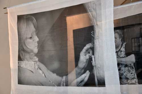 Moda/Izložbe - Predstavljanje zbornika 'Oko, srca, drevo' - Izložba fotografija. Foto: VJB. Moda/Izložbe - Predstavljanje zbornika 'Oko, srca, drevo' - Izložba fotografija. Foto: VJB.