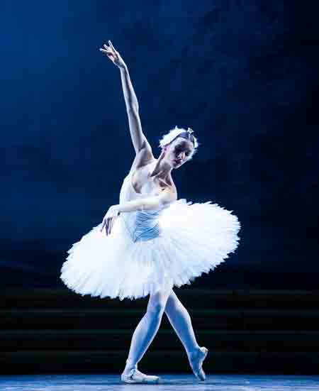 KAZALIŠNA PREMIJERA: LABUĐE JEZERO, balet [osvrt Marijana Jakovljević]