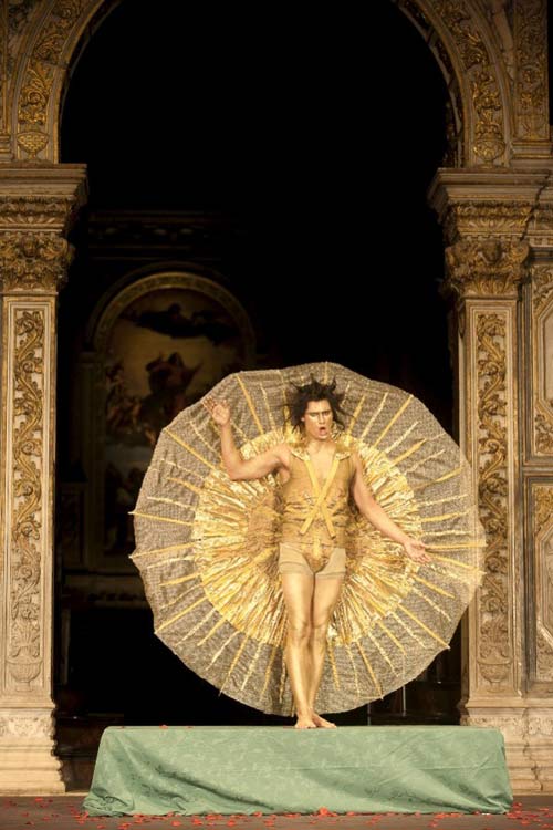 Scena iz opere 'Orfej' (Basilica Frari, Venezia). Foto: SNG Opera in balet Ljubljana/Darja Štravs Tisu. Scena iz opere 'Orfej' (Basilica Frari, Venezia). Foto: SNG Opera in balet Ljubljana/Darja Štravs Tisu.